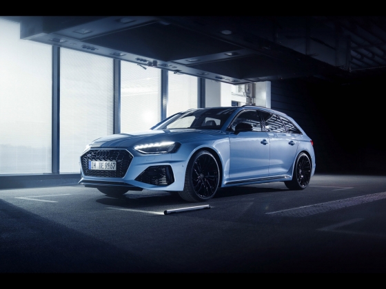 Audi RS 4 Avant [2022] 002