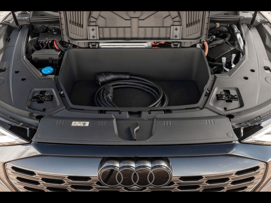 Audi Q8 Sportback 55 e-tron quattro S line [2023] 006