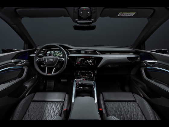 Audi SQ8 Sportback e-tron [2023] 004