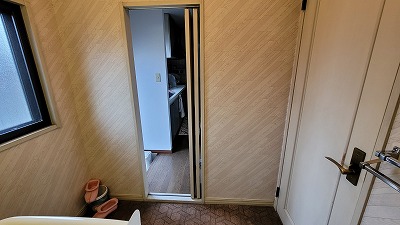 replace bathroom door (7)