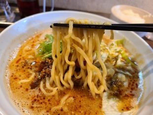 天弓　担々麺　麺スープ