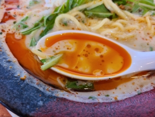 ジョウモン　濃厚味噌担々麺　スープ