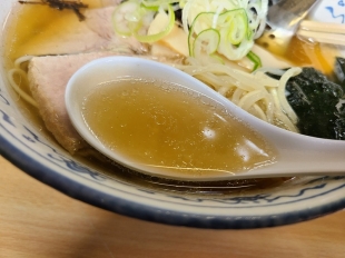麗人　岩のりラーメン　スープ