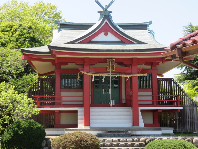 永山諏訪神社の社殿１