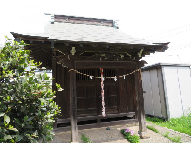 川和山王神社の社殿４