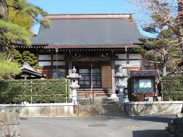 長泉寺の本堂２