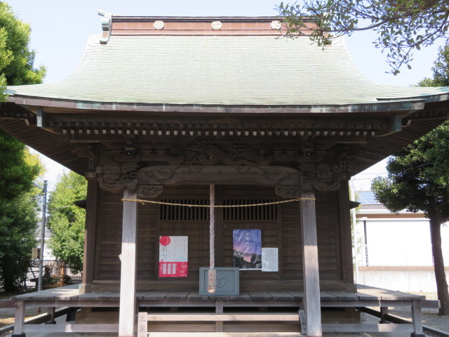 柄沢神社の社殿２
