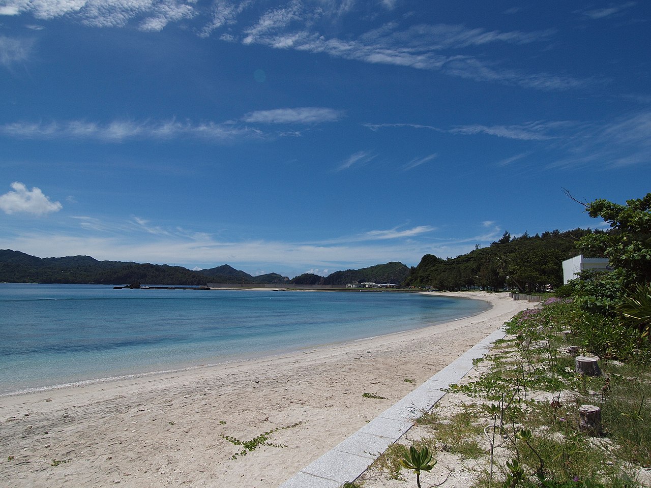 Oomura-kaigan_beach_-_panoramio_(2).jpg
